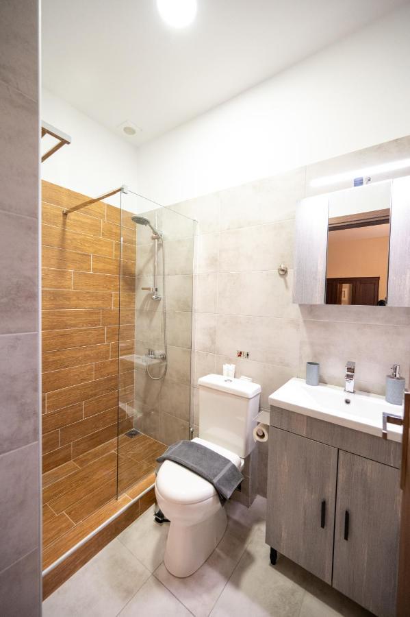 Casa En El Lago -Luxury Apartments In The Historical Center Of Ioannina Luaran gambar